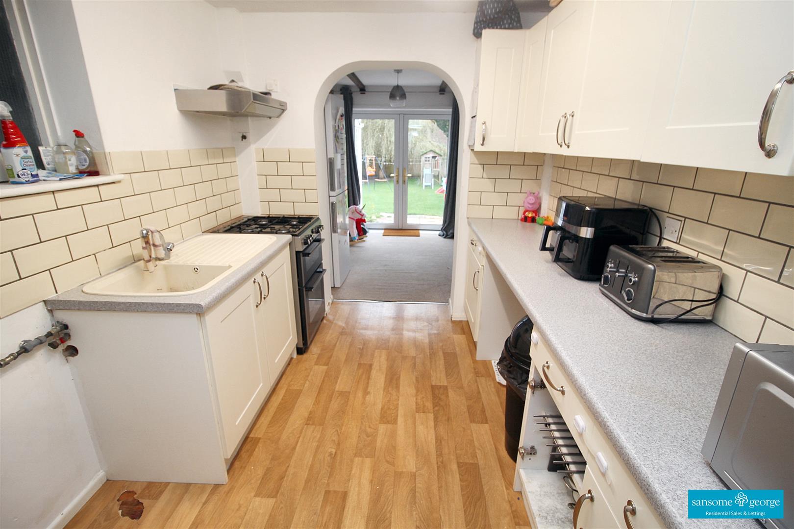 2 bed property in Blewbury Drive, Reading